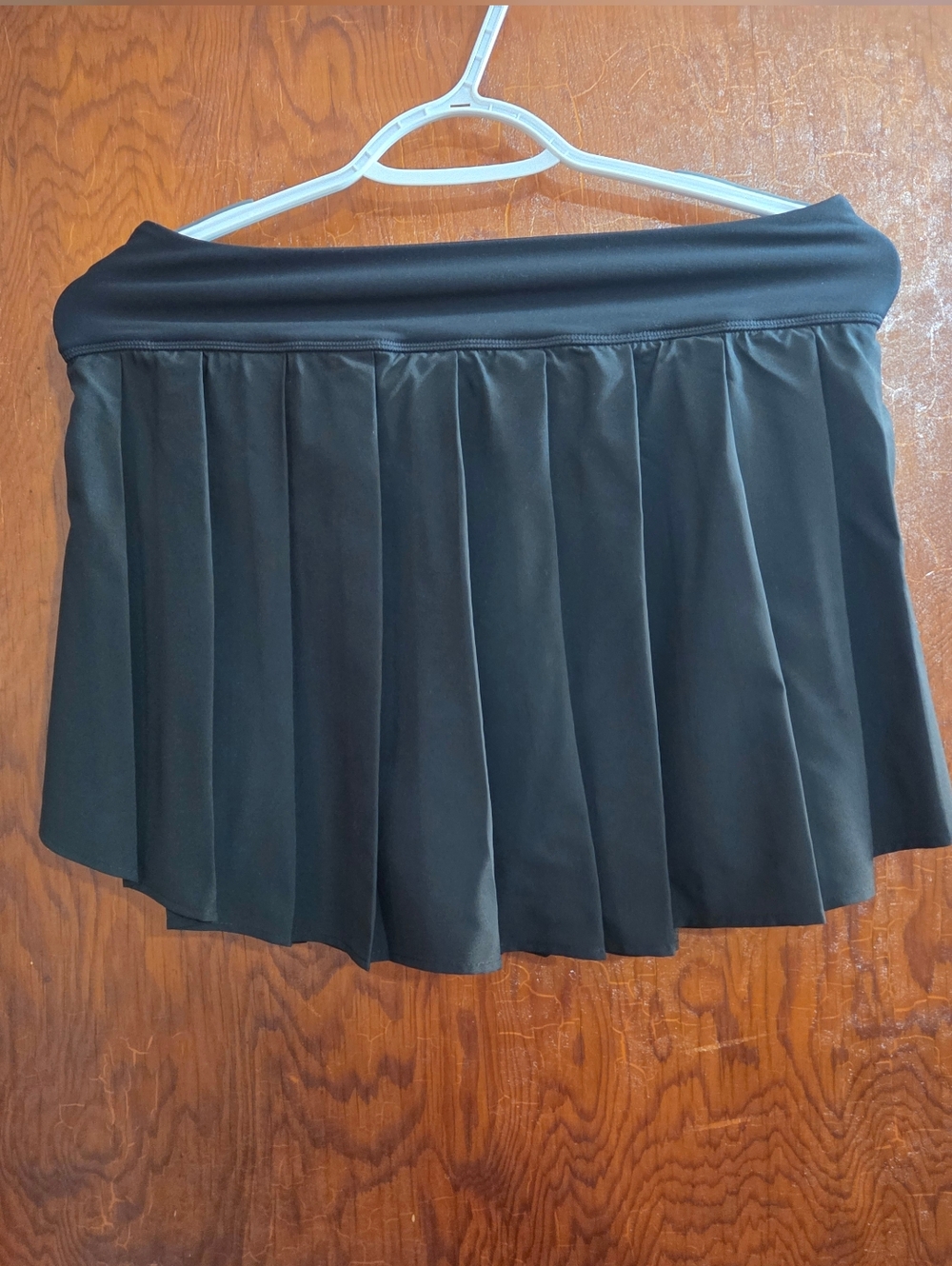 Old Navy Black Pleated Skort size S